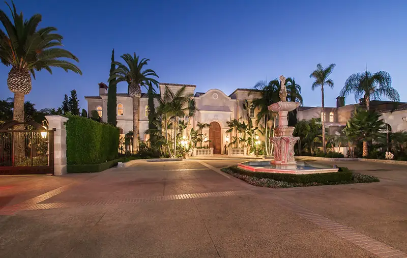 fountain and driveway