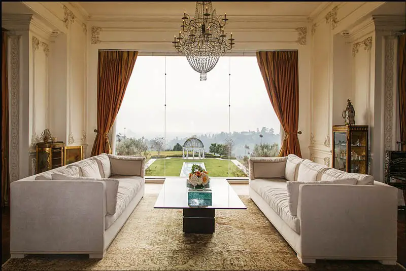 room looks out toward pool