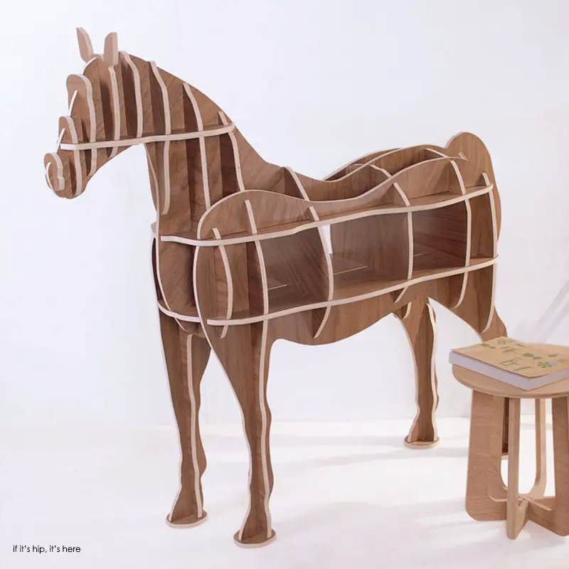 Horse shelving IIHIH