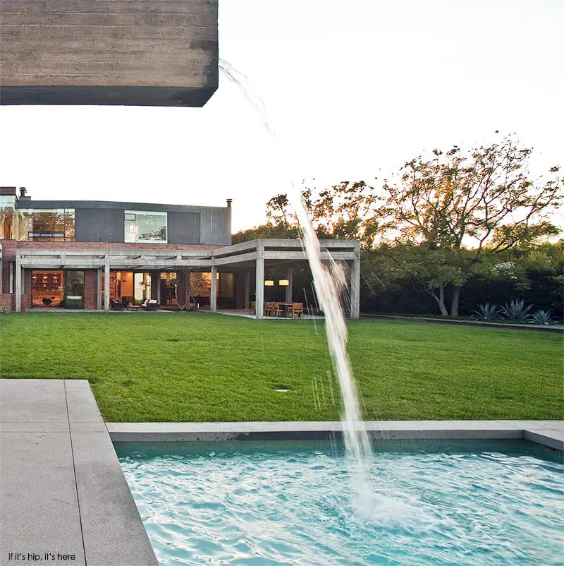 cantilevered fountain into spa IIHIH