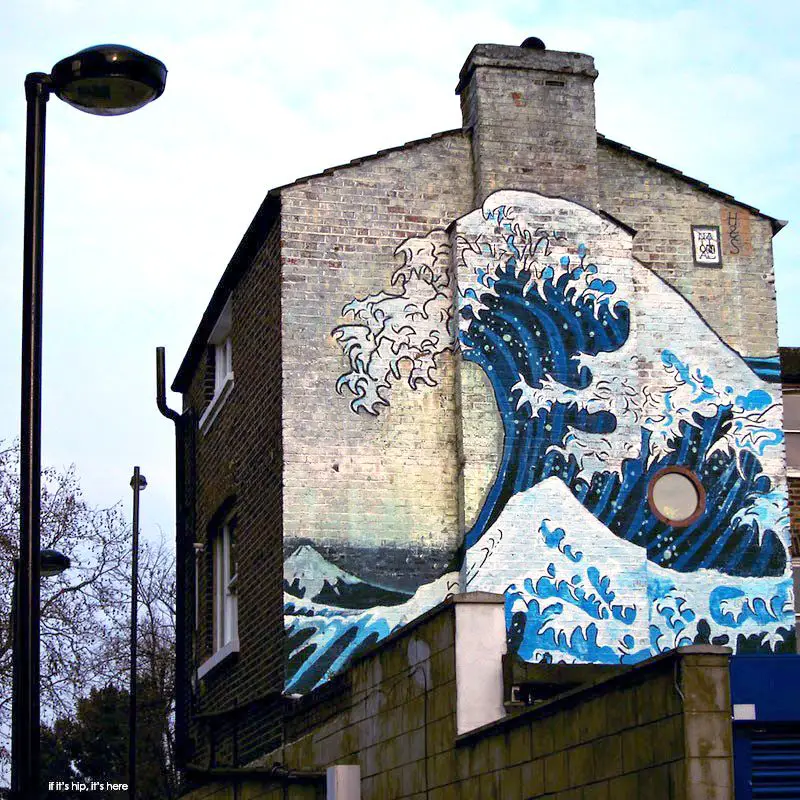 hokusai great wave street art