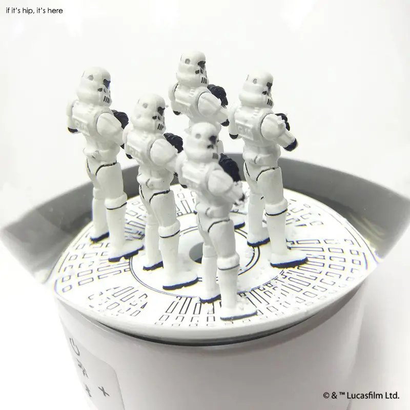 Stormtroopers wireless snowglobe speaker detail