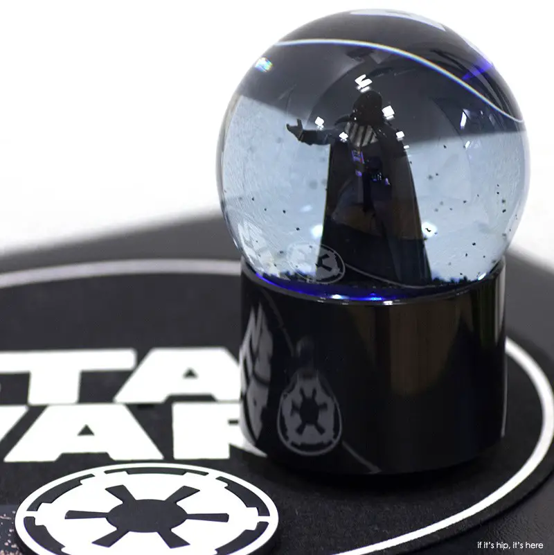 darth vader wirless snowglobe speaker1