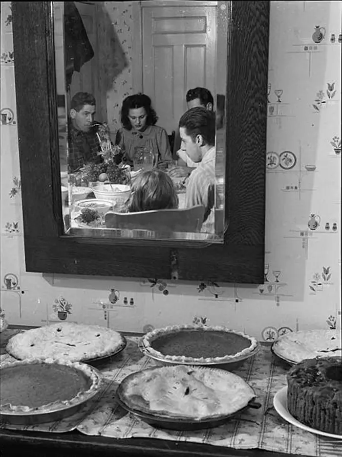 Jack Delano, Thanksgiving Dinner at Levy-Crouch home, Ledyard, Connecticut