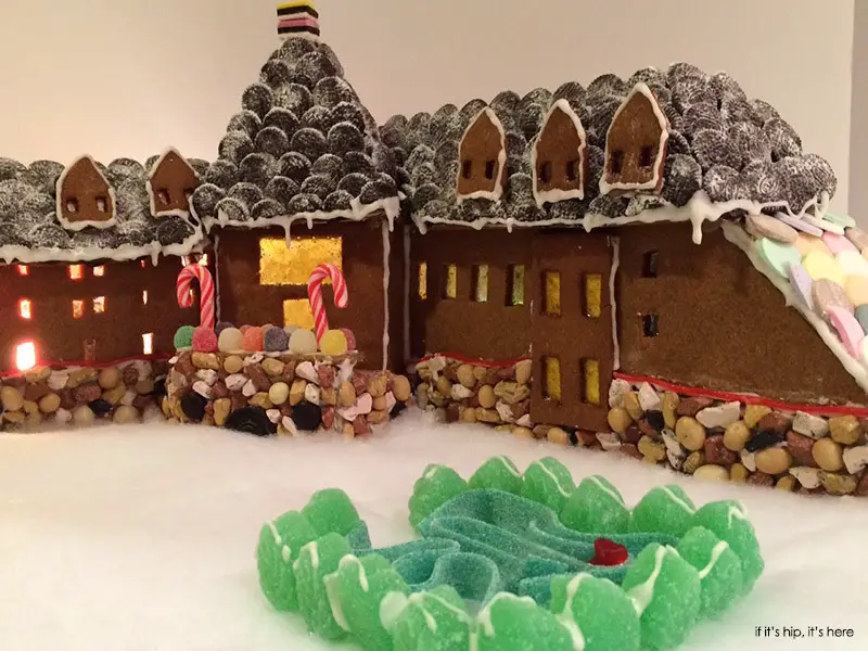 Overlook hotel in gingerbread2