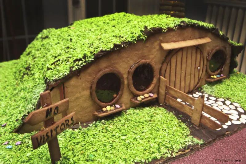 hobbit house of gingerbread