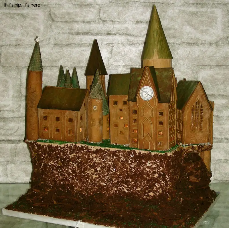 Harry Potter's Hogwarts School of Wizardry and Witchcraft - made of gingerbread!