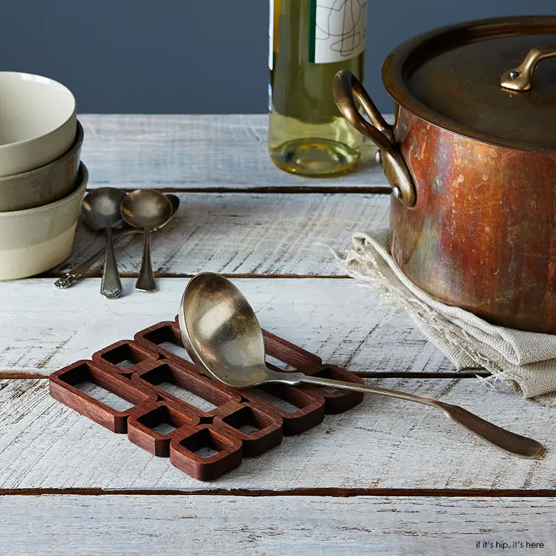 trivet in use