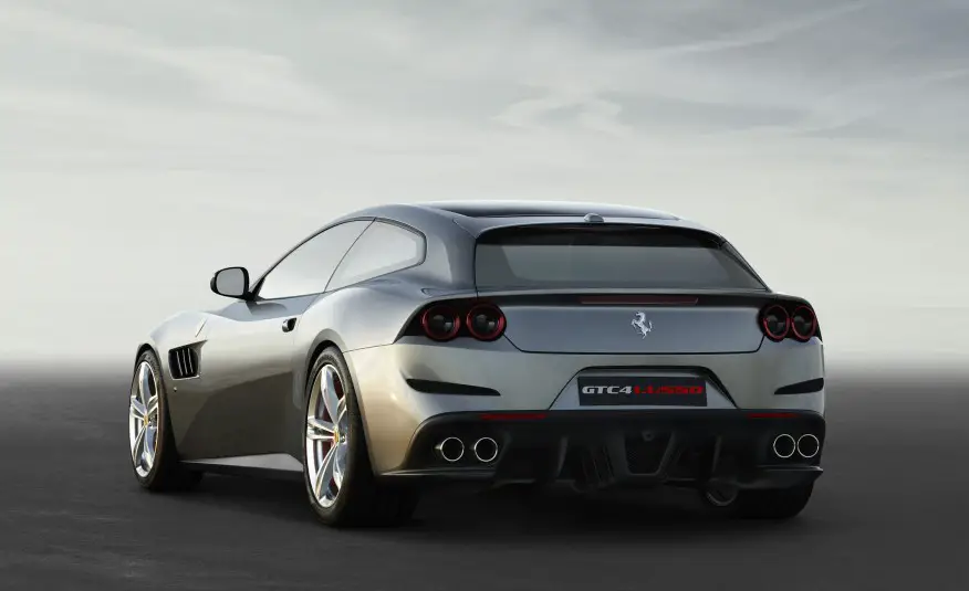 2017-Ferrari-GTC4Lusso-105-876x535