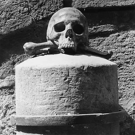 Skull and Crossbones, 1983