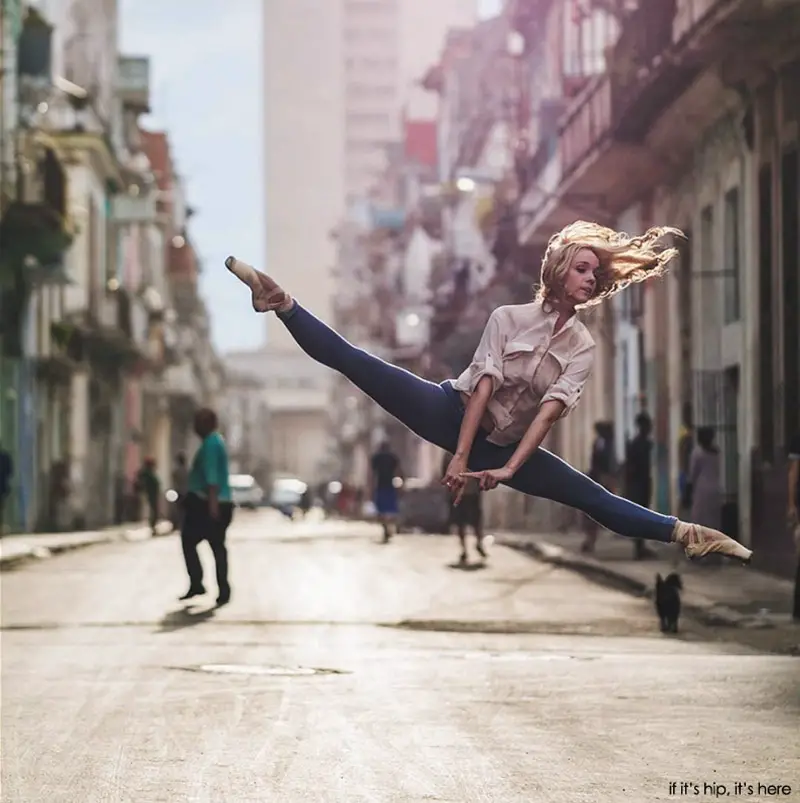 Omar Robles photographs dancers in the streets