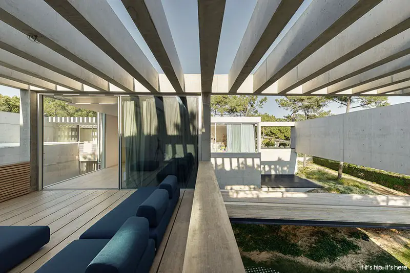 Guedes Cruz Wall House
