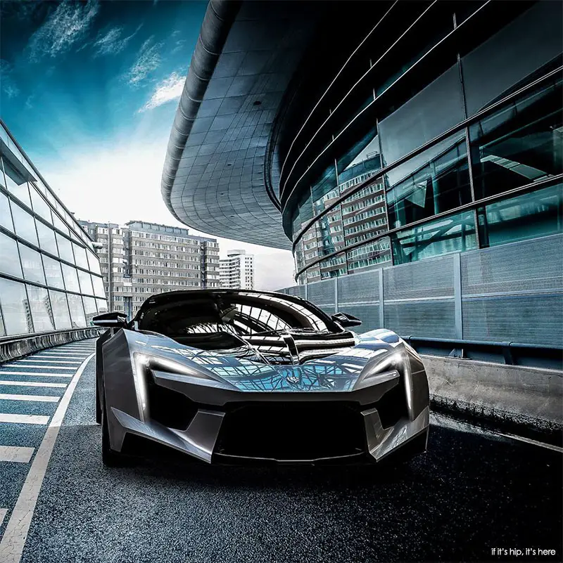 W Motors Fenyr SuperSport