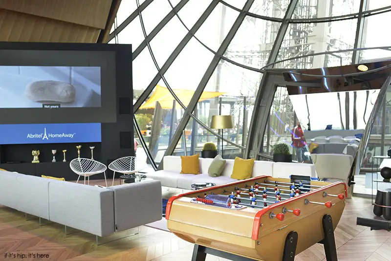 Apartment Inside The Eiffel Tower