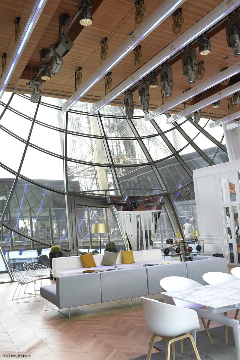 Apartment Inside The Eiffel Tower