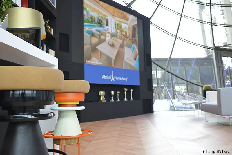 Apartment Inside The Eiffel Tower