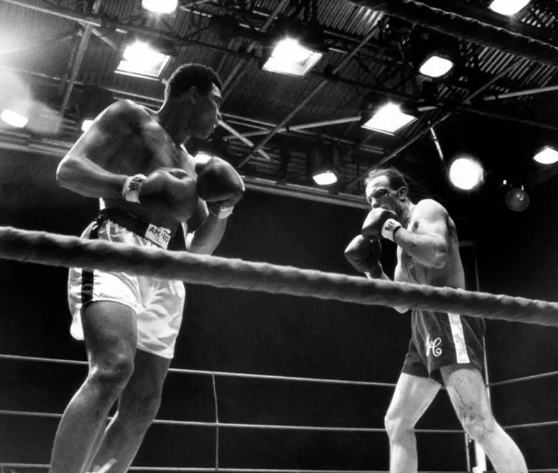 Muhammad Ali Fights Henry Cooper