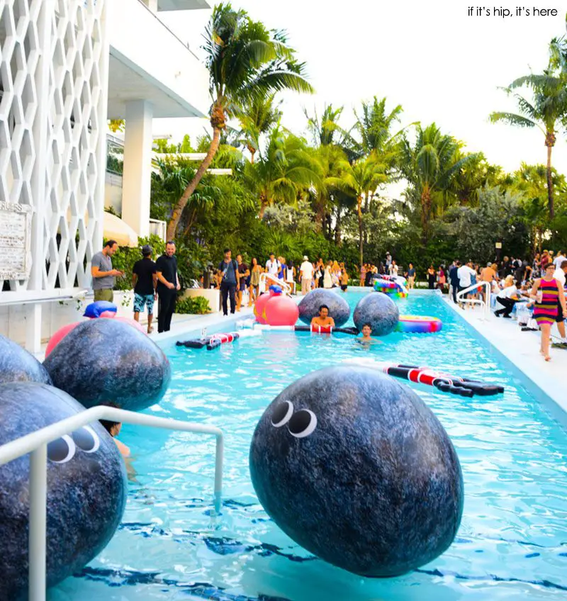 rocky pool floats