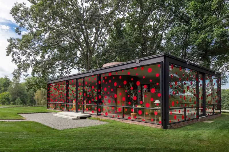 yayoi kusama dots on glass house