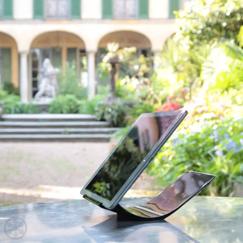 YOHANN iPAd stand in Black Lacquer