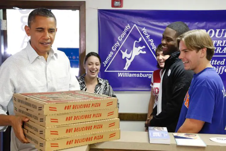 President Obama delivering pizzas to election volunteers