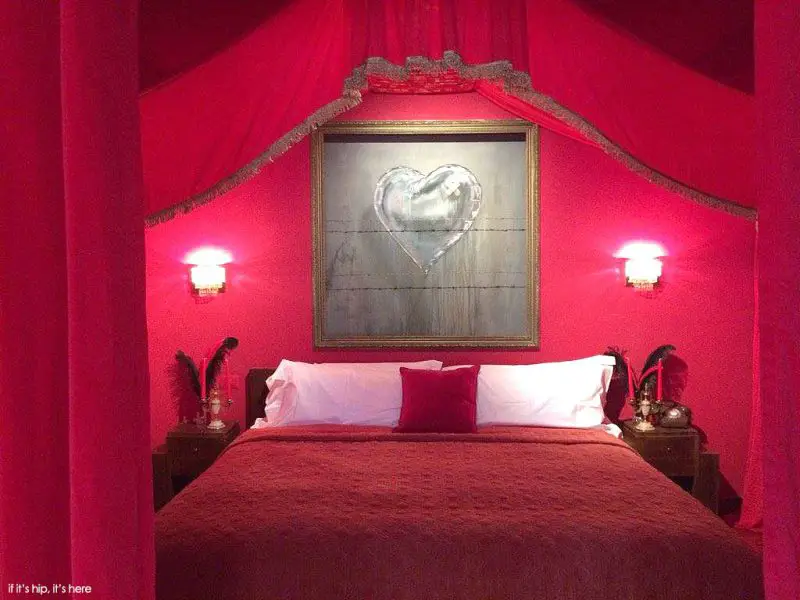 romantic hotel bedroom