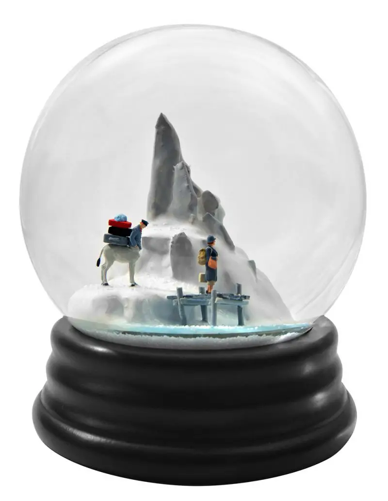 traveler snow globe