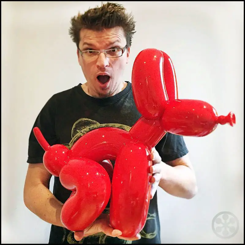 artist what's his name pooping balloon dog