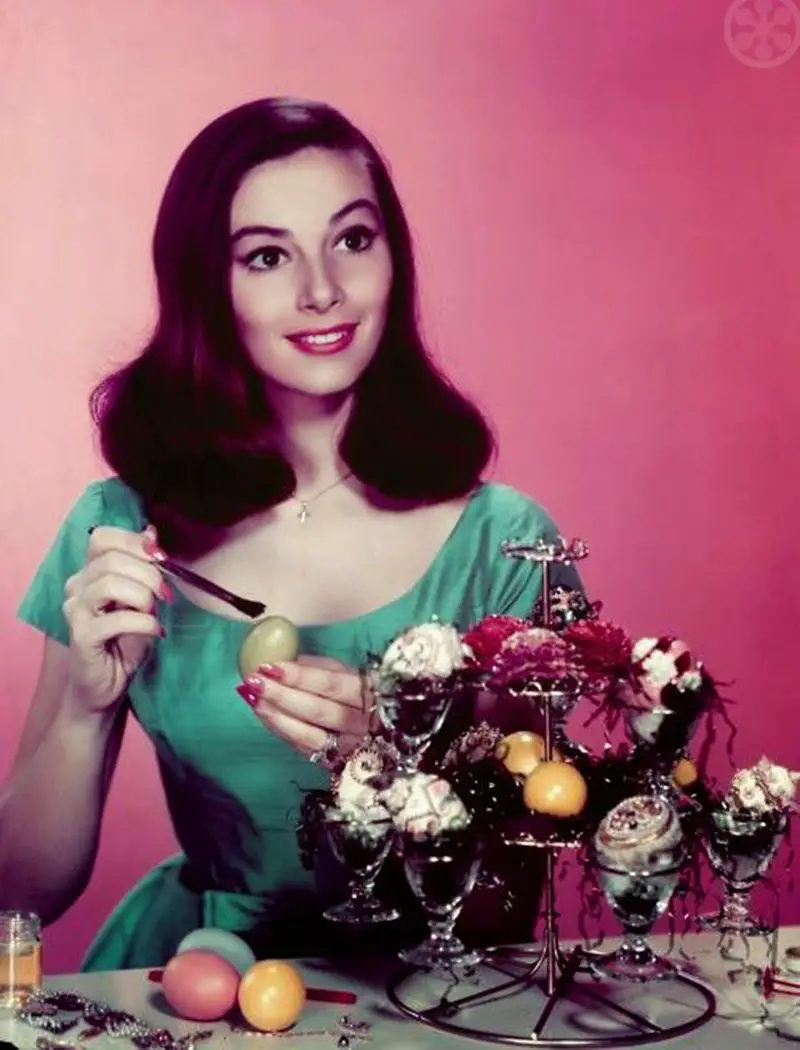 Pier Angeli decorating Easter Eggs