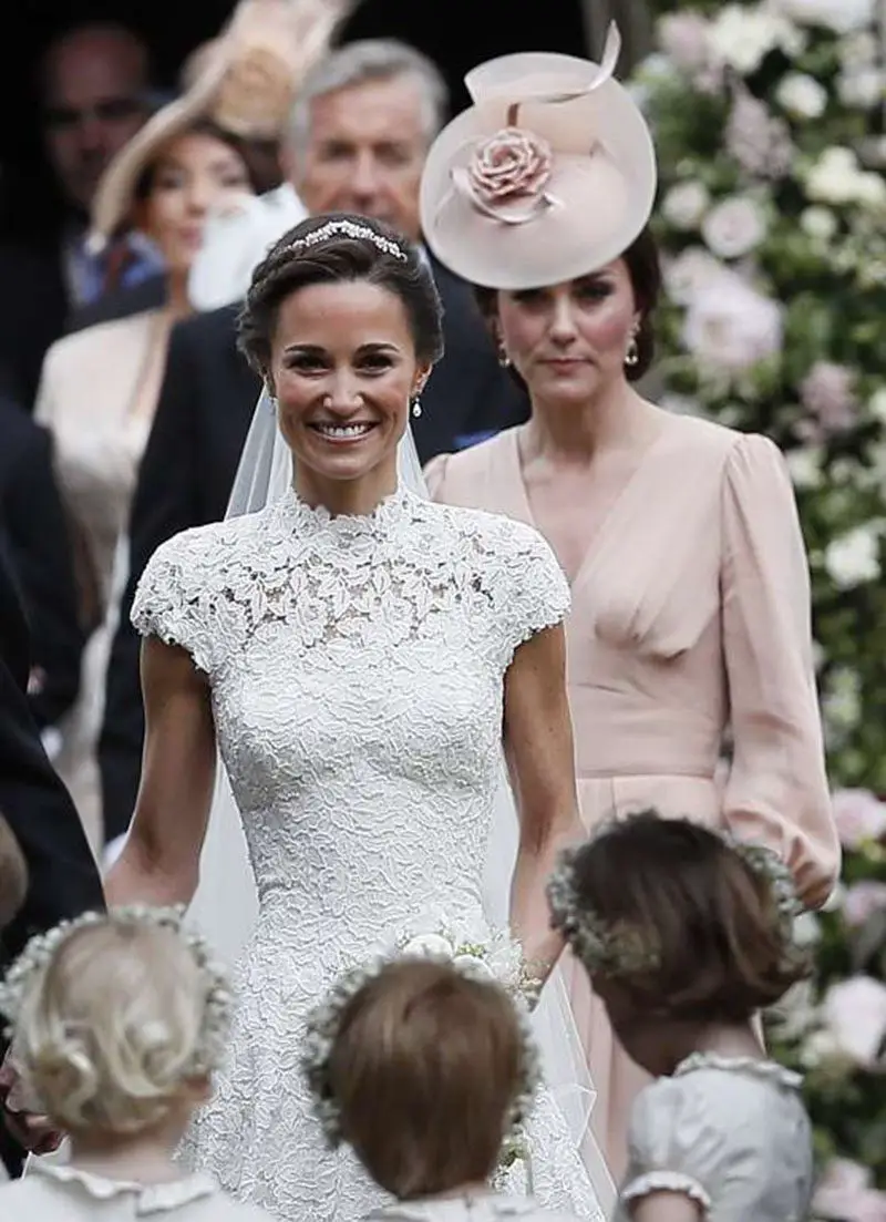 giles deacon wedding gown for Pippa Middleton