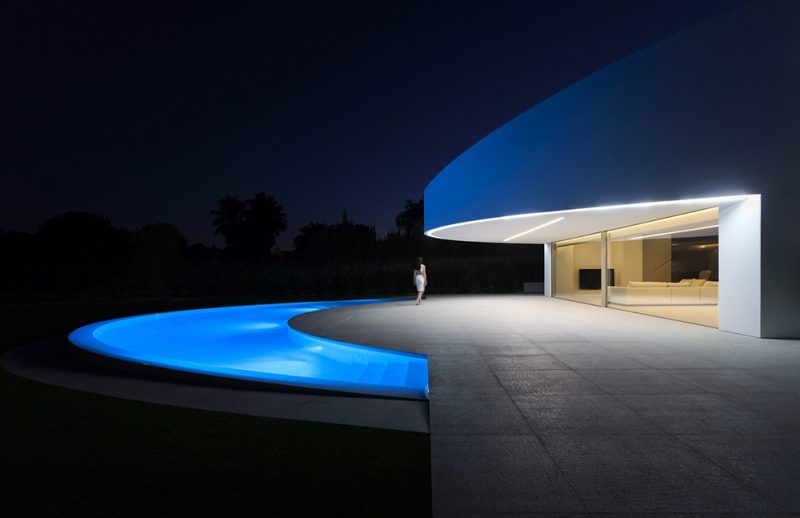 Casa Balint by Fran Silvestre Arquitectos