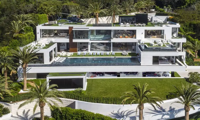 Bruce Makowsky Billionaire Estate and Its Art