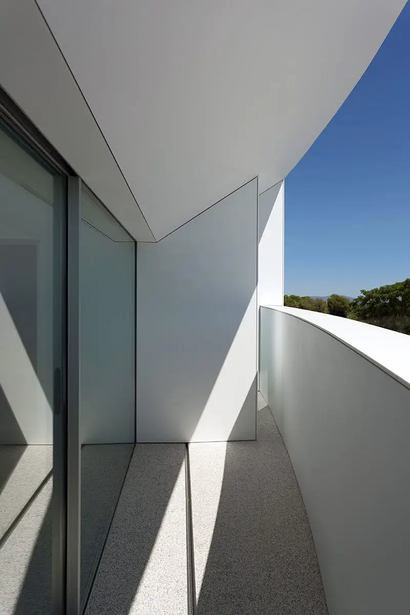 Casa Balint by Fran Silvestre Arquitectos