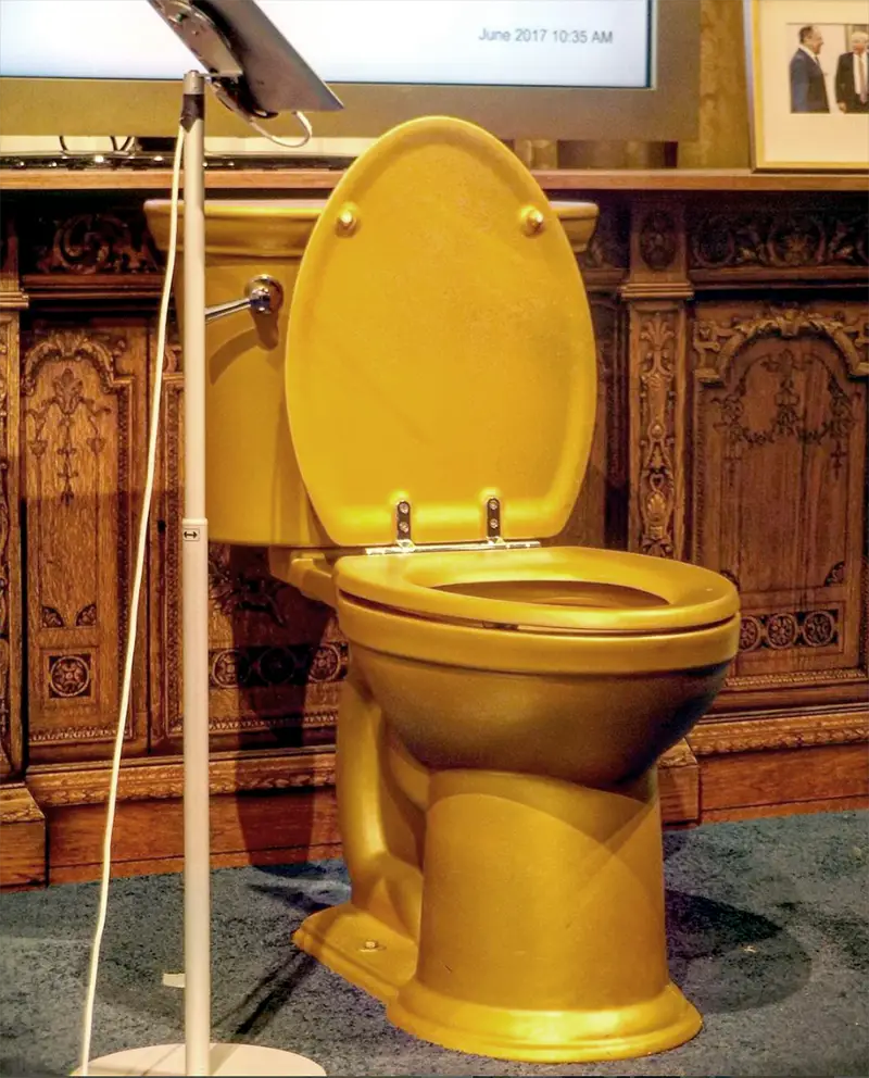 trump gold toilet