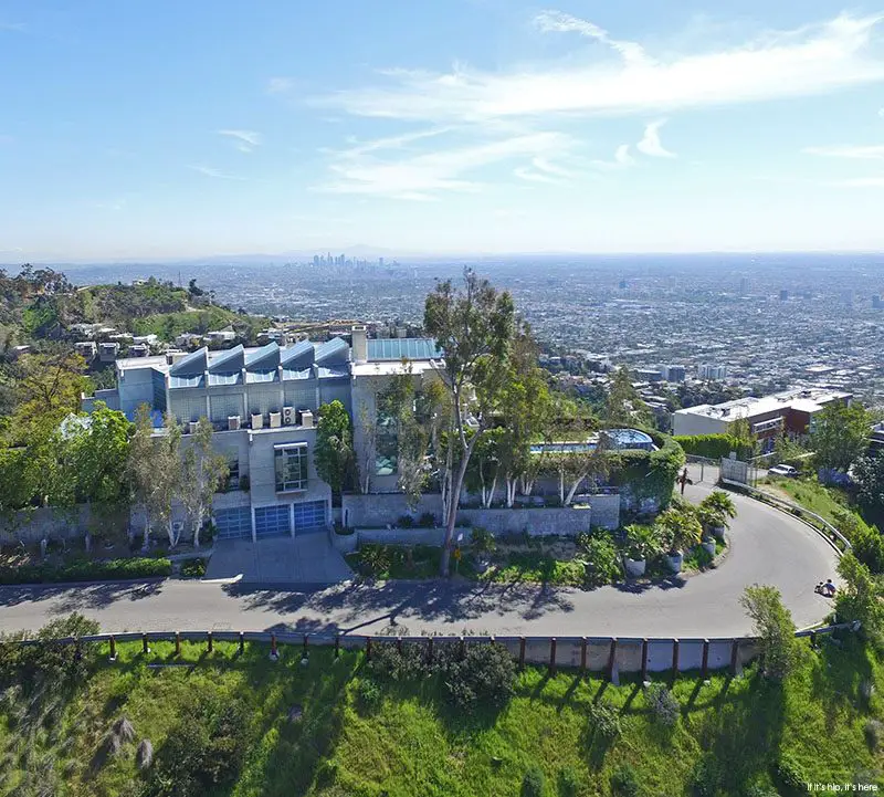 enormous homes in los angeles