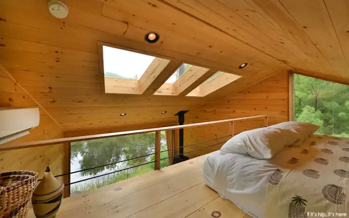 bedroom in ny upstate treehouse