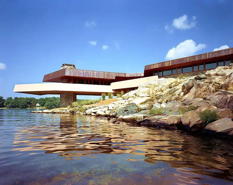 Massaro House on Petra Island