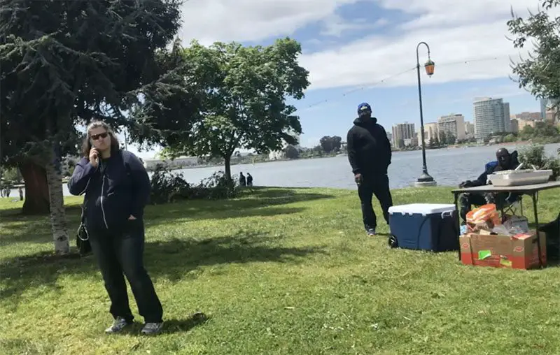 BBQ Becky at Lake Merritt phoning the police