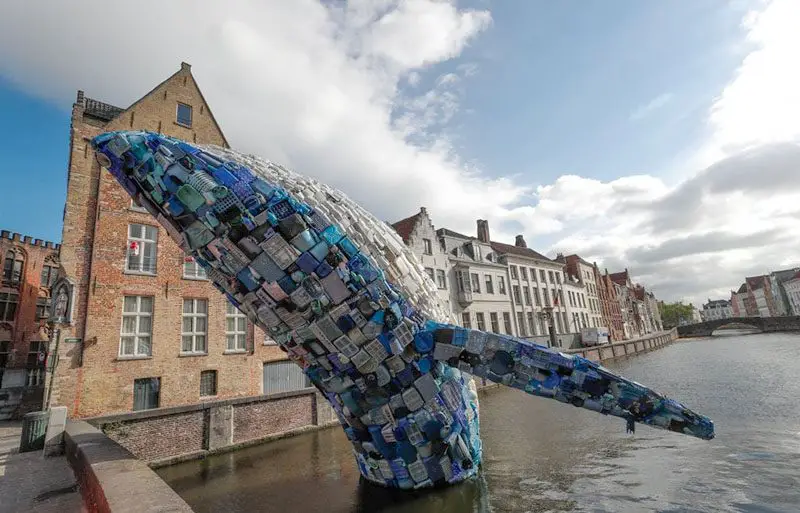 Skyscraper whale bruges installation