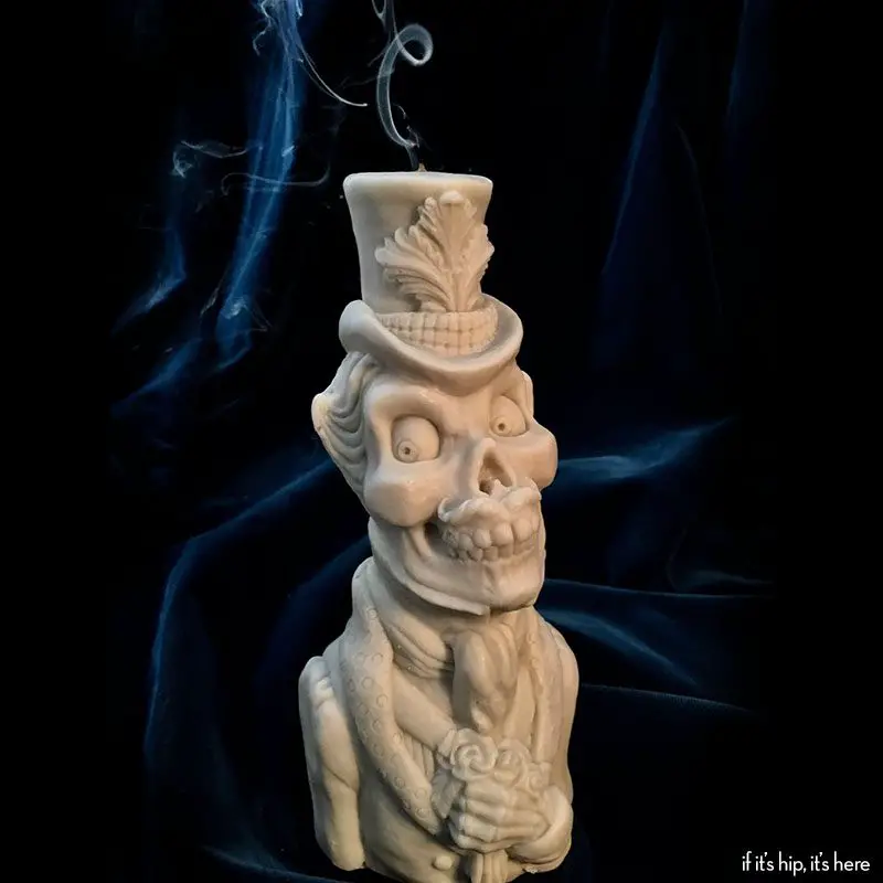 Skelly candle portoleo