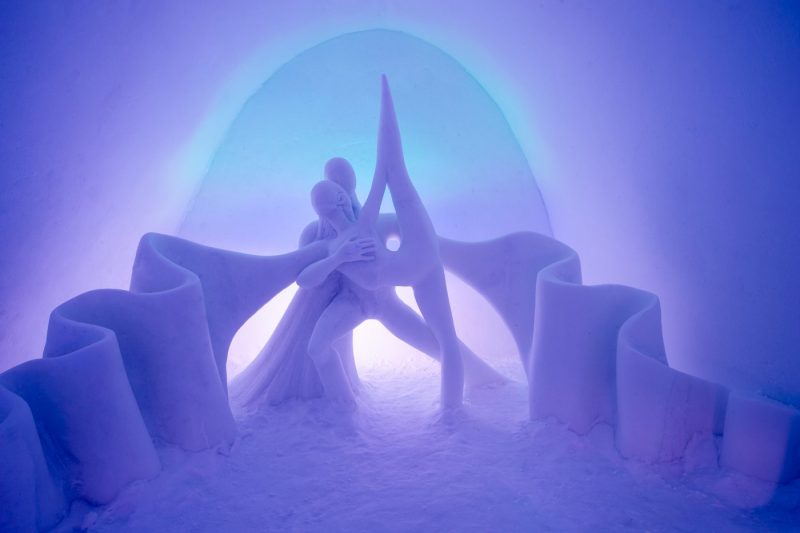 Dancing Aurora suite icehotel