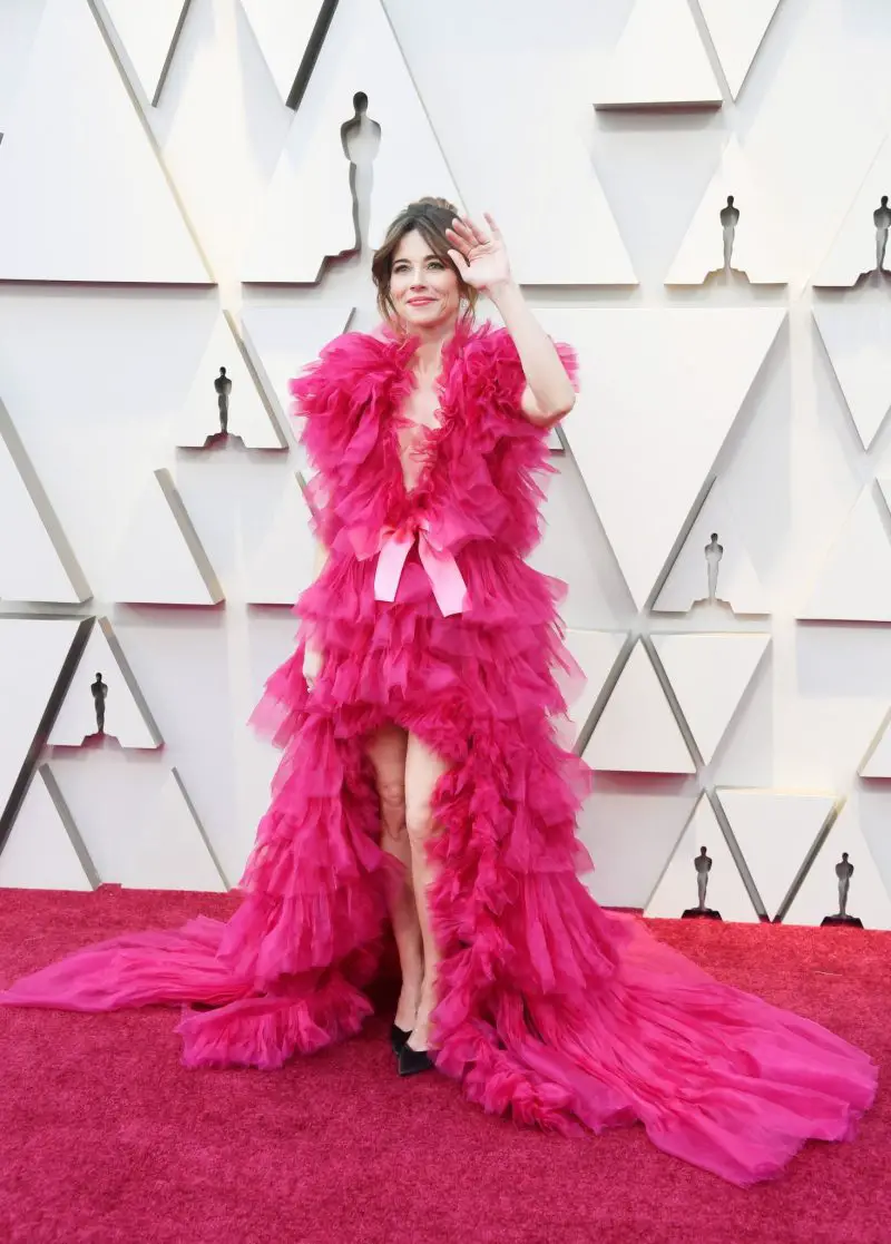 Linda Cardellini oscars red carpet