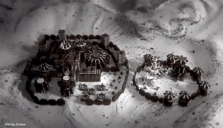 Game of Thrones Opening Now Recreated With Oreo Cookies!