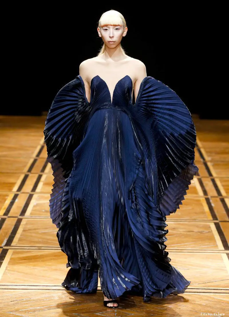 iris van herpen couture