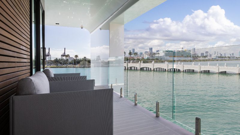 luxury houseboat