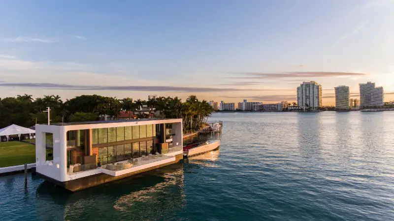 luxury housing on water