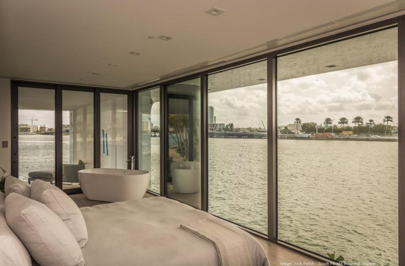 house boat