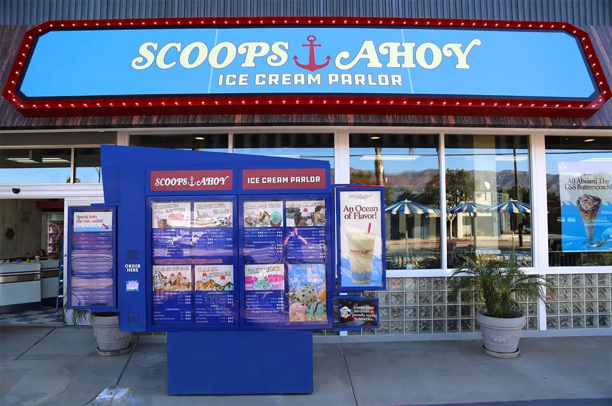 scoops ahoy in burbank if it's hip, it's here