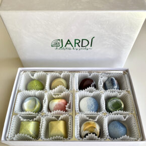 JARDI Chocolates Handcrafted by Jocelyn Gragg. Wow. And Yum.