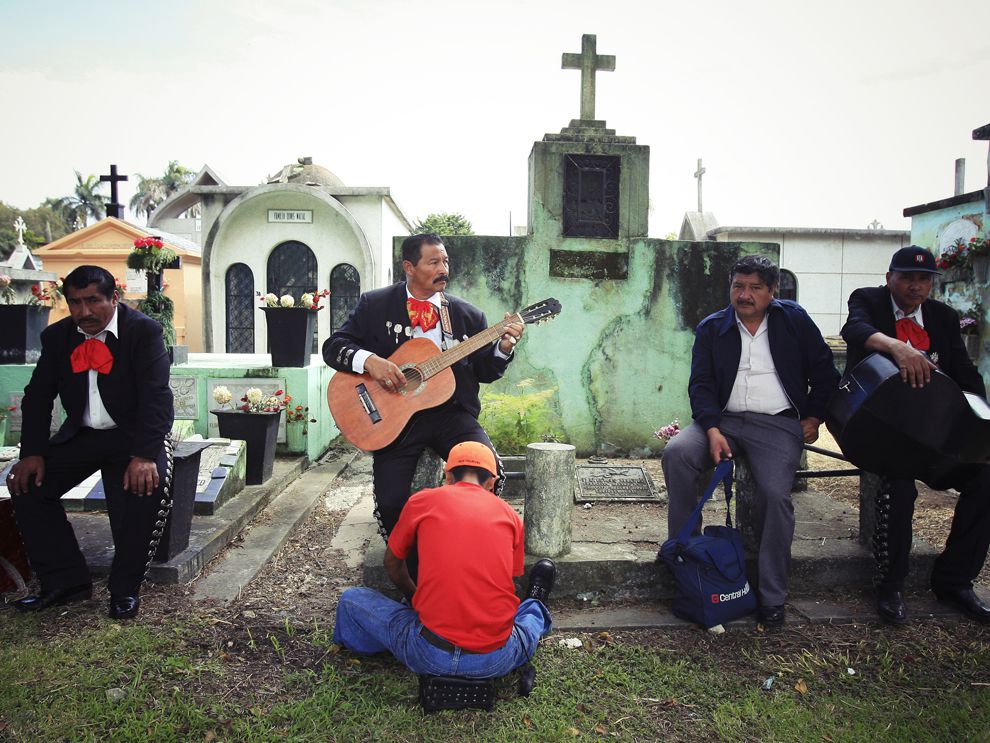 mariachi band in cemetery dia de los muertos if it's hip, it's here